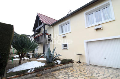 Maison - 180 m² - 7 pièces