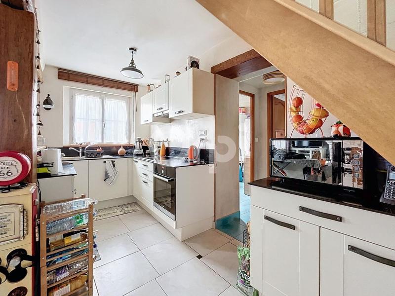 Maison - 236 m² - 7 pièces