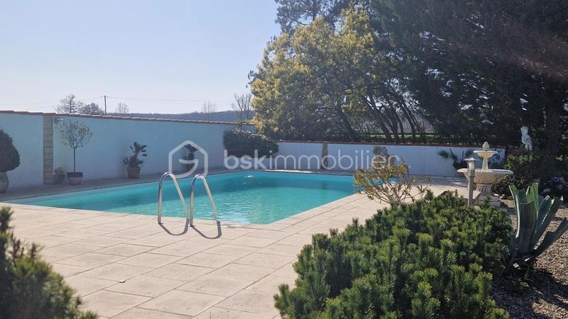 Maison traditionnelle - 138 m² - 6 pièces