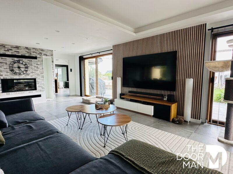 Demeure - 255 m² - 6 pièces