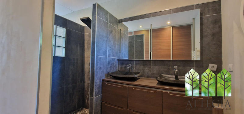 Maison - 190 m² - 10 pièces