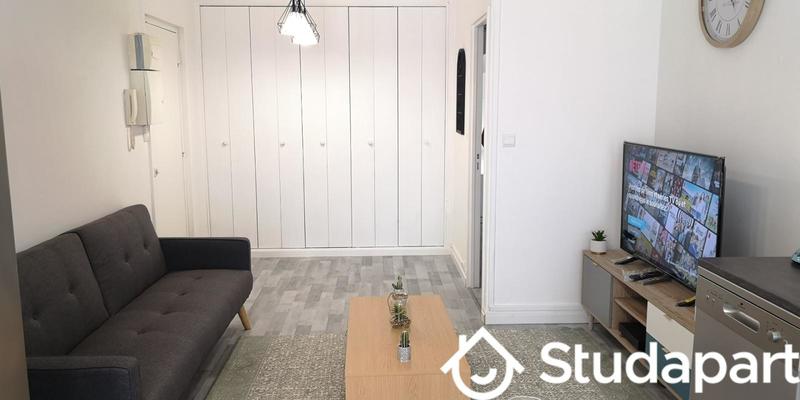 Chambre - 11 m² - 1 pièce