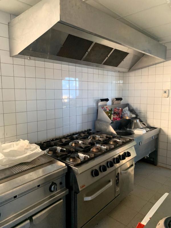 Maison - 200 m² - 1 pièce