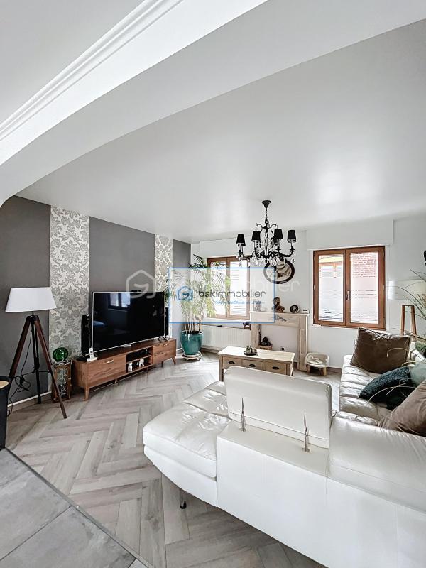 Maison traditionnelle - 345 m² - 6 pièces