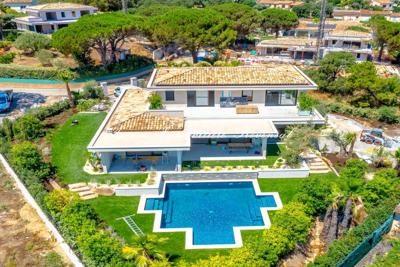 Villa - 370 m² - 6 pièces