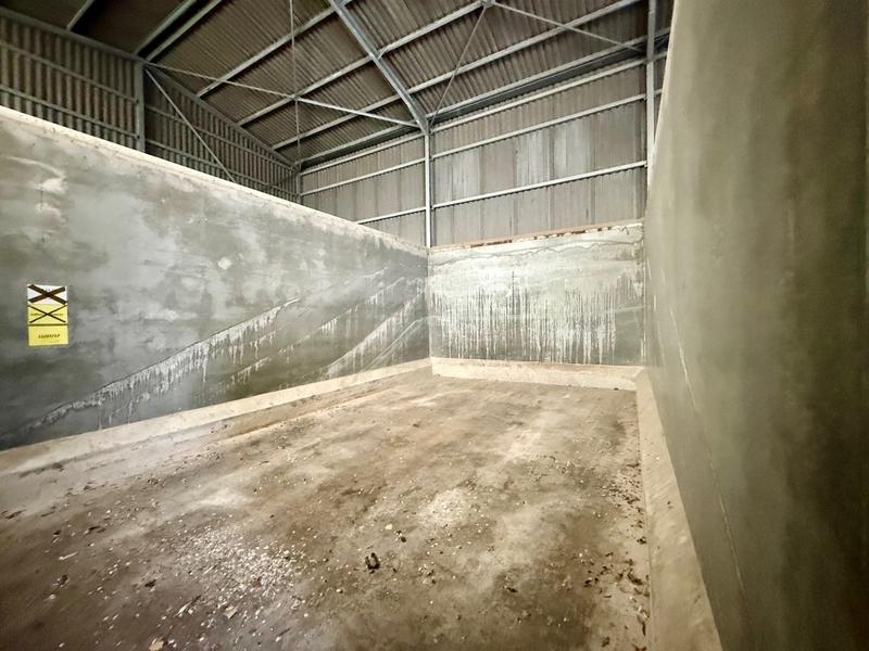 Local d'activités - 940 m²