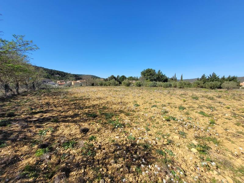 Terrain constructible - 2 579 m²