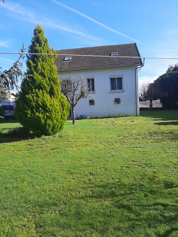 Maison - 121 m² - 10 pièces