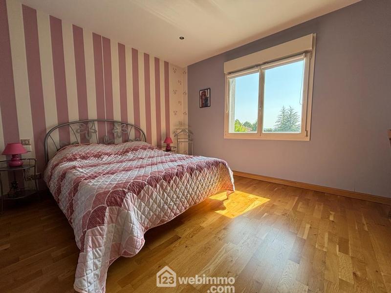 Maison - 229 m² - 5 pièces