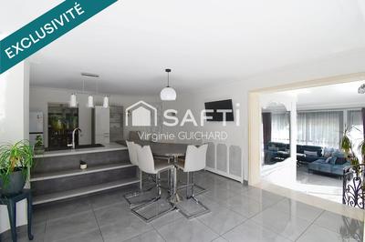 Maison - 350 m² - 9 pièces