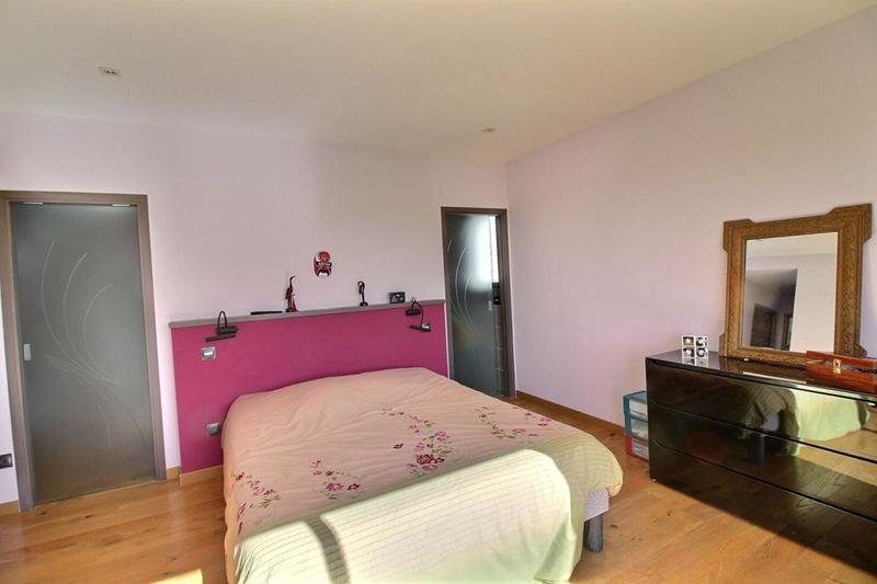 Maison - 182 m² - 5 pièces