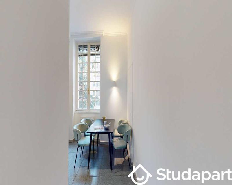 Chambre - 90 m² - 1 pièce