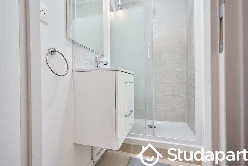 Chambre - 9 m² - 1 pièce