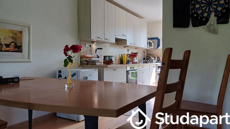 Chambre - 12 m² - 1 pièce