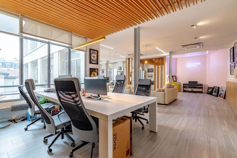 Bureau - 195 m²
