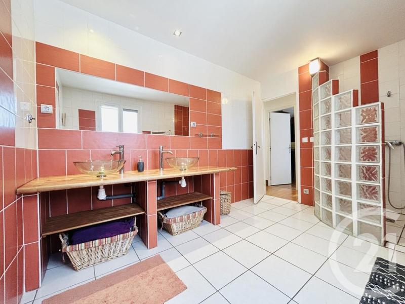 Maison de ville - 208 m² - 7 pièces