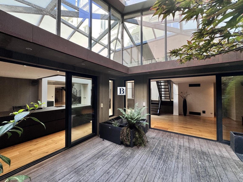 Loft - 205 m² - 3 pièces