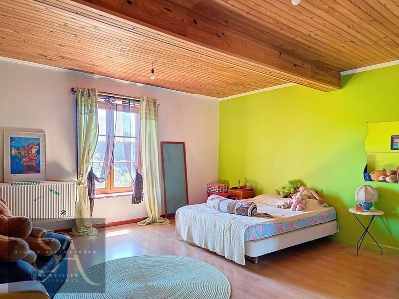 Maison - 214 m² - 9 pièces