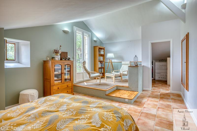 Maison traditionnelle - 315 m² - 10 pièces