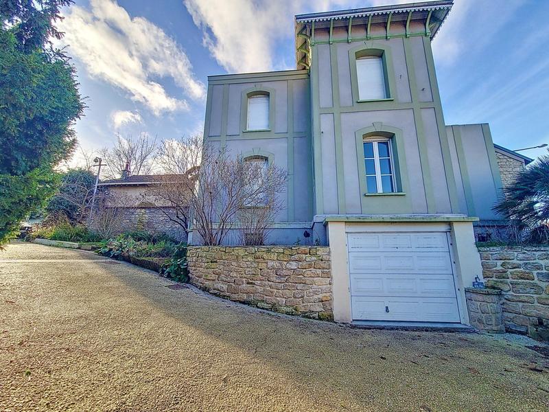 Villa - 650 m² - 14 pièces