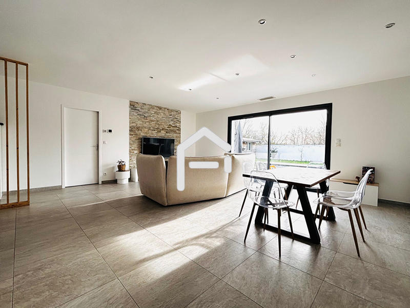 Maison - 110 m² - 4 pièces