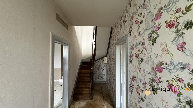 Maison ancienne - 202 m² - 7 pièces