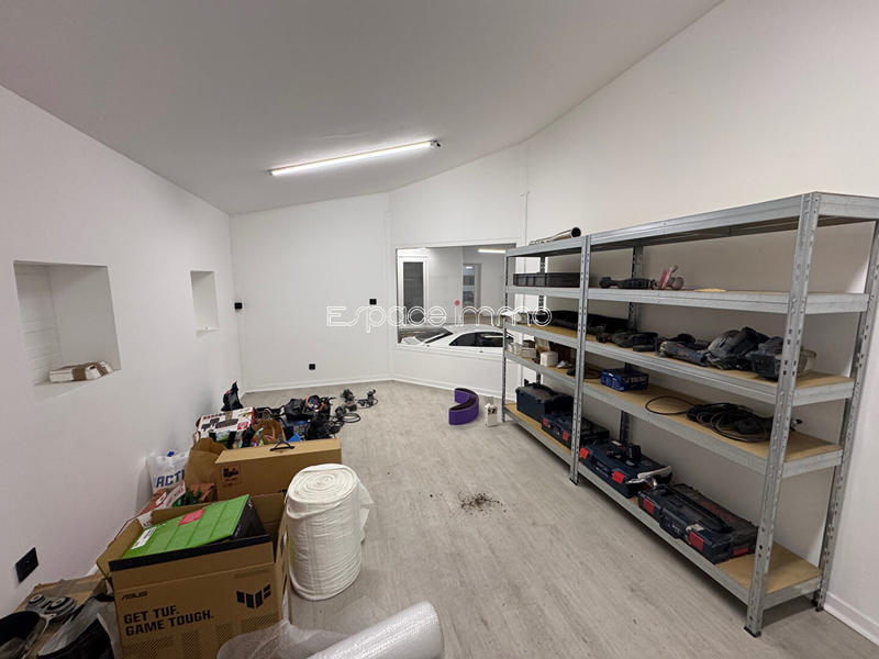 Local commercial - 636 m²