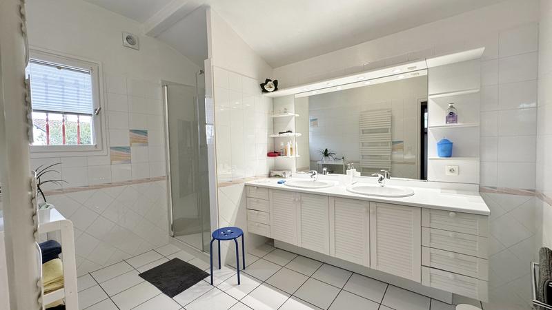 Maison contemporaine - 188 m² - 6 pièces