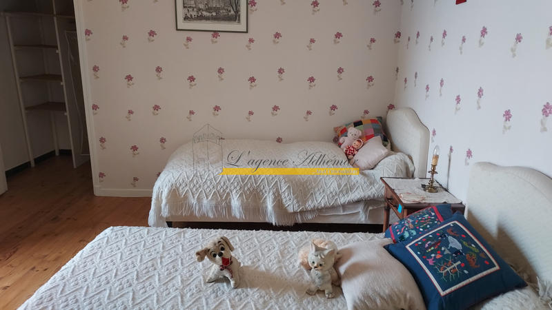 Maison - 293 m² - 13 pièces