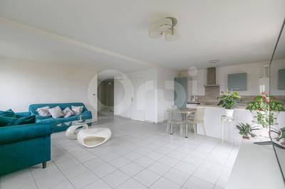 Appartement - 80 m² - 3 pièces