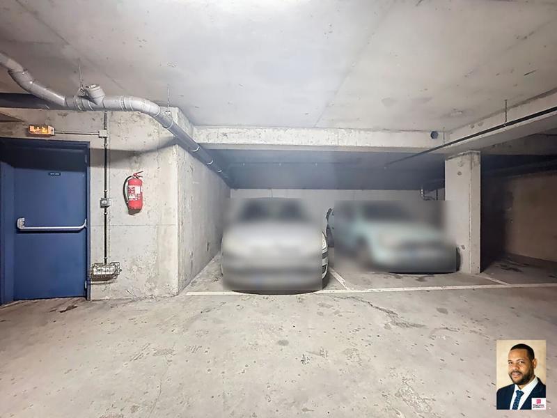 Parking / Garage