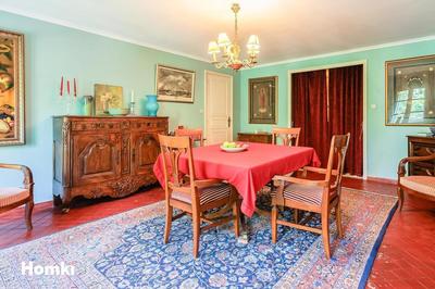 Appartement - 184 m² - 6 pièces