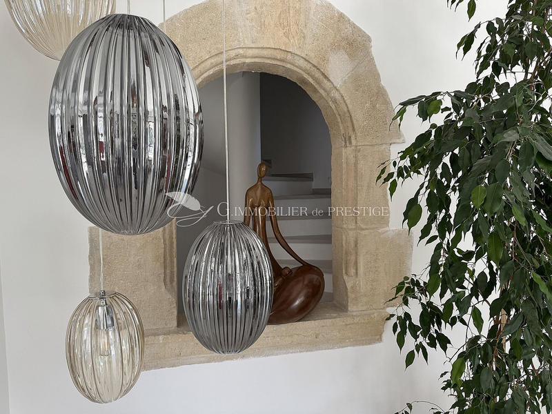 Propriété - 600 m² - 17 pièces