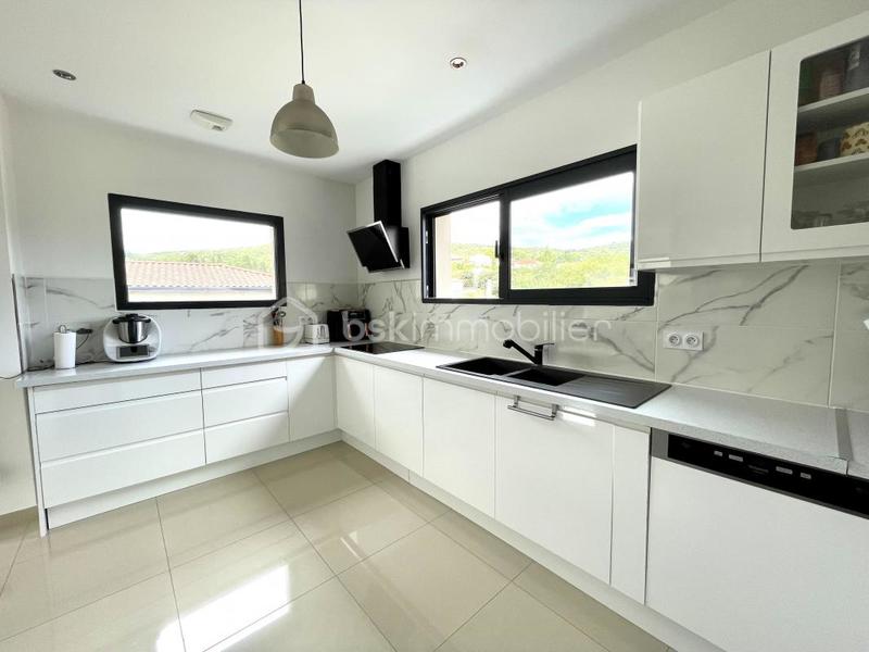 Villa - 186 m² - 6 pièces