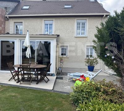 Propriété - 128 m² - 6 pièces