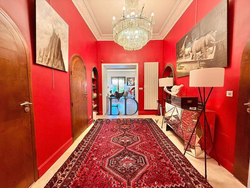 Appartement - 167 m² - 5 pièces