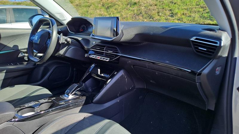 Peugeot 2008 II 1.5 BlueHDi 130 Eat8 Allure