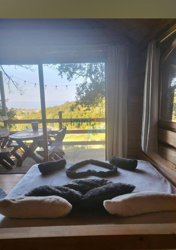 Propriété - 250 m² - 11 pièces