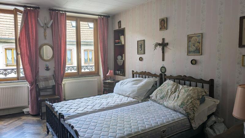 Maison - 275 m² - 9 pièces