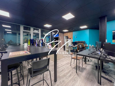 Local commercial - 192 m² - 5 pièces