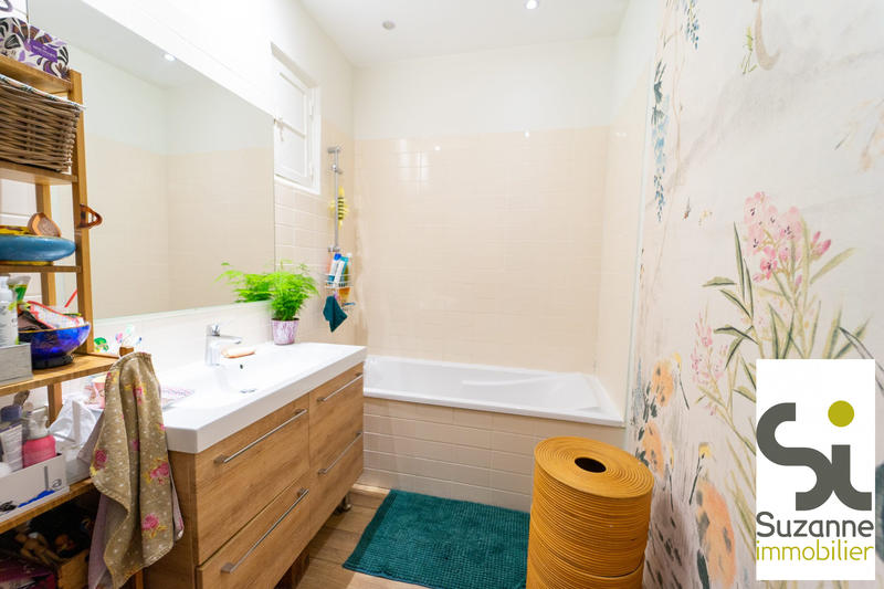 Appartement - 99 m² - 4 pièces