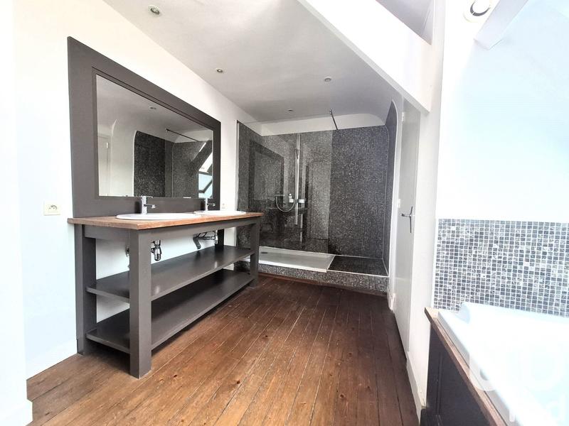 Maison - 365 m² - 13 pièces