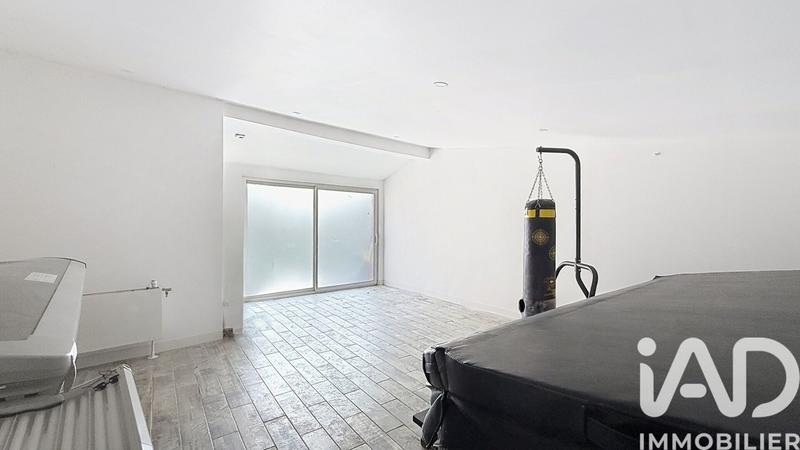 Maison - 280 m² - 9 pièces