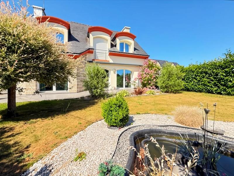 Maison - 140 m² - 8 pièces