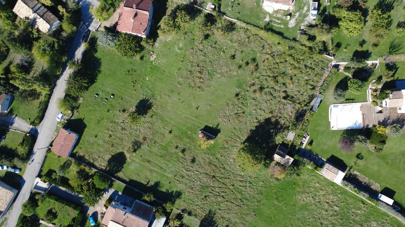 Terrain constructible - 8 085 m²