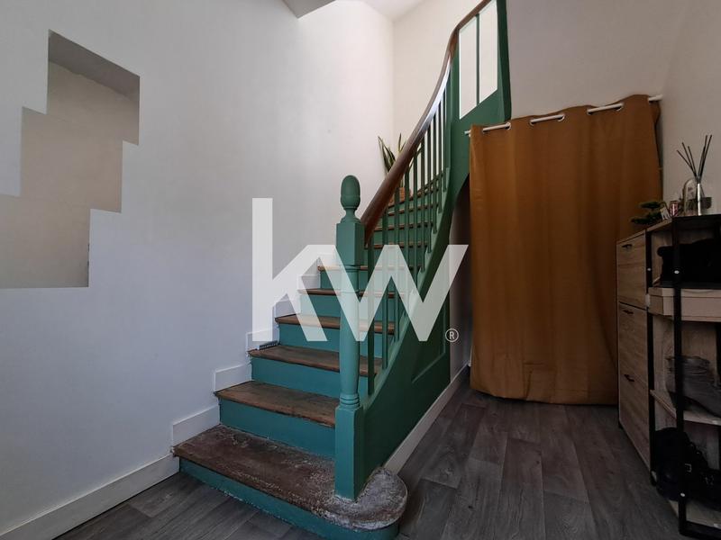 Maison - 180 m² - 8 pièces