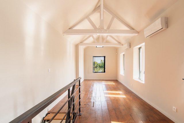 Maison traditionnelle - 310 m² - 9 pièces