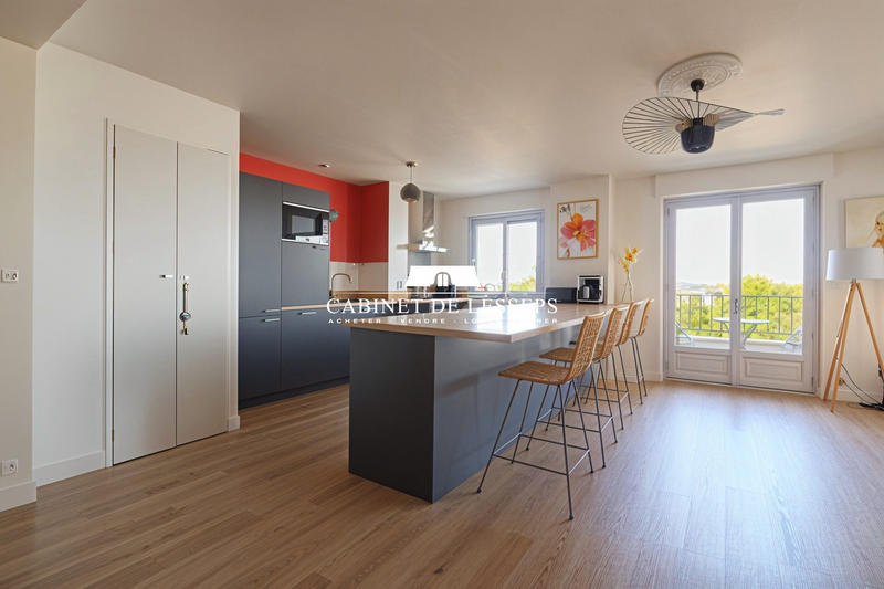 Appartement - 99 m² - 4 pièces