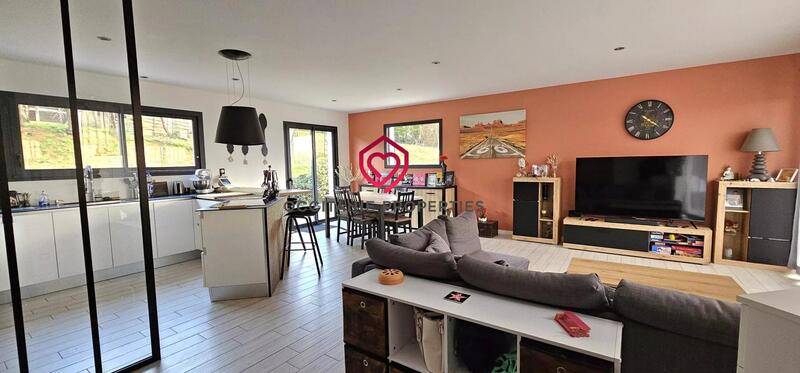 Maison - 122 m² - 5 pièces