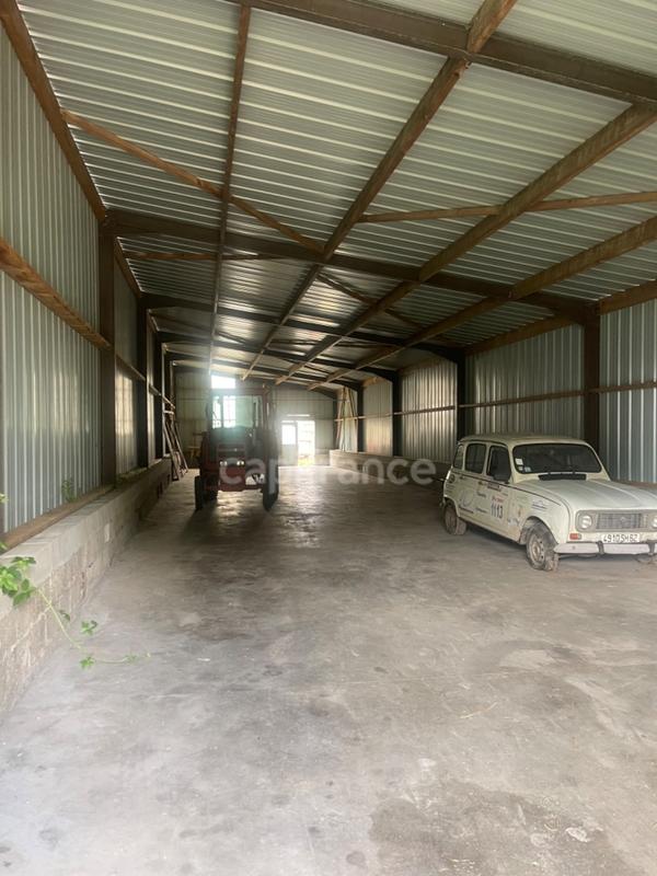 Entrepôt - 300 m² - 5 pièces